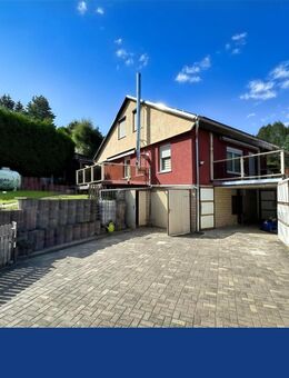Modernes Einfamilienhaus mit Photovoltaikanlage, Wallbox und Kaminöfen in naturnaher Lage - Georgenthal