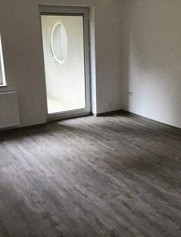Renovierte 3-Zimmer-Wohnung mit Balkon - Lübeck