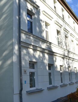 Wohnung mit Tageslichtbad und Balkon - Zeitz