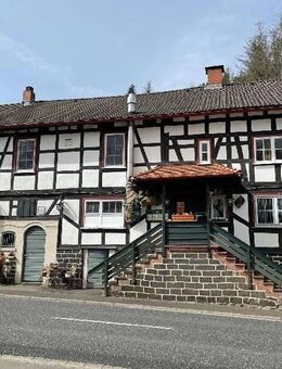 Außergewöhnliche Immobilie mit Wohnung und Gästezimmern - Feldatal