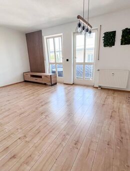 Schicke 2-Zimmer-Wohnung mit Balkon! - Dörfles-Esbach