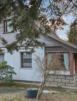 Beste Lage in Neuenhagen: Kleines Haus zur Sanierung und Ausbau auf top Grundstück - Neuenhagen (Berlin)