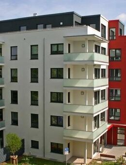 Exklusive 3-Raum-Wohnung mit großem Balkon und moderner Einbauküche - Zeitz