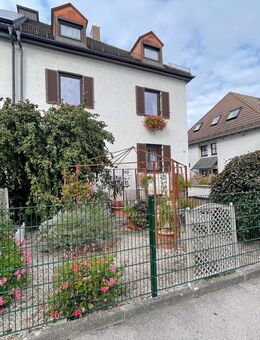 Rarität in Moosach! DHH mit Charme und 3 Wohneinheiten (Baujahr 1913-1917) - München