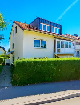 Geschmackvoll renovierte, großzügige 3-Zimmerwohnung mit Wintergarten in Ortsrandlage - Filderstadt