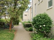 Bestlage am Rennplatz : 2,5 Zimmer-Galerie-Wohnung inkl. TG-Stellplatz - Regensburg