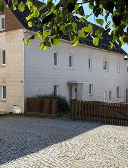 Solides Zweifamilienhaus im Zentrum von Stammbach/trotzdem ruhige Lage! - Stammbach