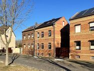 Ideal für Familien: gemütliche Doppelhaushälfte in Raguhn mit großem Garten und idyllischem Teich - Raguhn-Jeßnitz