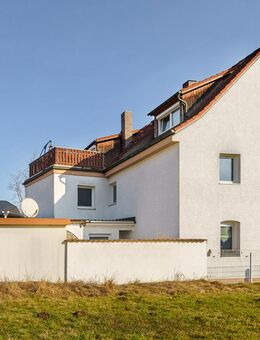3-Familienhaus in Stein mit Top-Ausstattung: PV-Anlage, Speicher, 3 Garagen & Stellplatz! - Stein (Bayern)