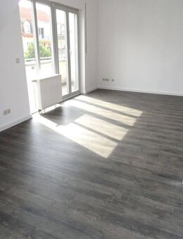 * mit Balkon * 1 Zimmer Wohnung in Werdau zu vermieten ! - Werdau