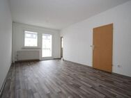 **Gemütliche 2-Zimmer-Wohnung im 1. OG zu vermieten** - Rosenbach (Vogtland)