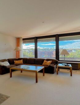 großflächiges Einfamilienhaus mit Schwimmbad in Eisingen - Eisingen (Bayern)