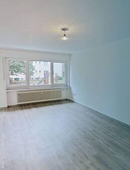 **Große 4-Zimmer-Erdgeschosswohnung mit BALKON und viel Platz für jedes Familienmitglied** - Paderborn