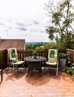 Attraktive 3-Zimmerwohnung mit Balkon und Tiefgaragenstellplatz in ruhiger Lage von Radebeul - Radebeul
