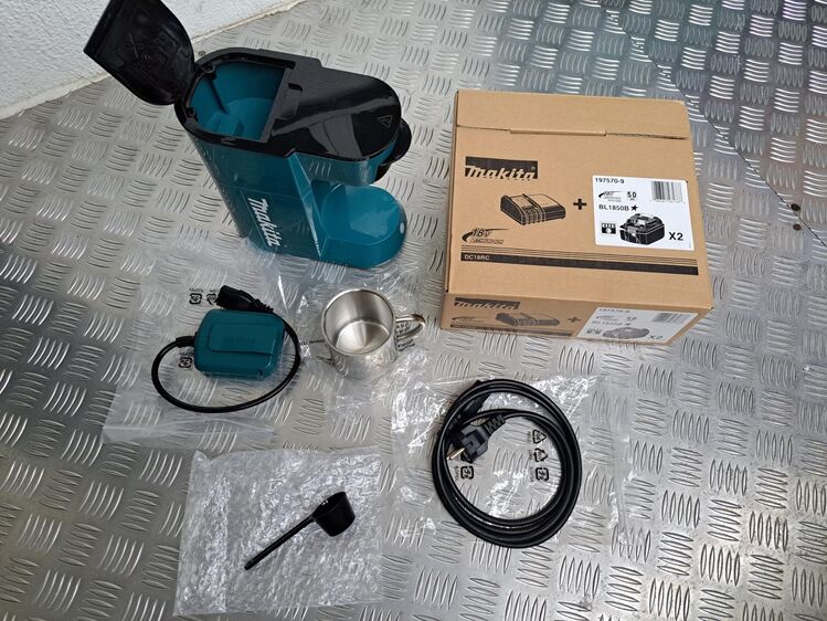 Makita DCM501Z Akku Kaffeemaschine für Pads mit Thermoskanne