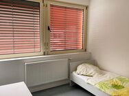 Gästezimmer mit Wlan, Gästeküche, EtagenDusche/Wc, Waschmaschine, Trockner - Stuttgart