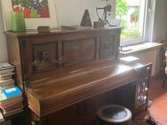 Klavier aus sehr schönem Holz, gebraucht, hergestellt von Jul. Deesz, Saarbr. - Saarbrücken
