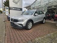 VW Tiguan 2.0 TDI SCR DSG Life m. AHK/Navi/Kamera - Hattersheim (Main)