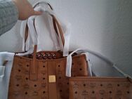 Mcm Shopper LIZ MEDIUM zum Wenden mit Pouch - Aachen
