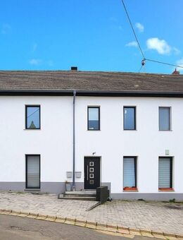 Komplett renoviertes, freistehendes 4-Familienhaus mit Garten, Garage und Stellplätzen - Damflos