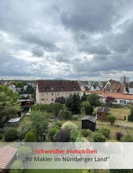 Penthouse-Feeling: Top 2-Zimmer-Wohnung mit großer Dachterrasse und Fernblick zum Moritzberg in Lauf - Lauf (Pegnitz)