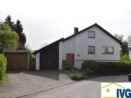 Sonniges Einfamilienhaus mit Einliegerwohnung, großem Grundstück, Balkon und Garagen in Bad Wurzach! - Bad Wurzach