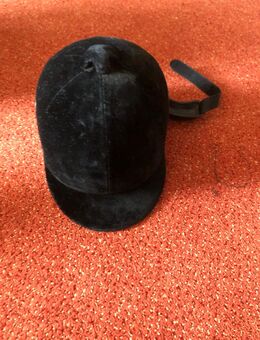 Reikappen Gr 56 und 51 mit Samtbezug, verstellbarer Kinnriemen - Baunatal