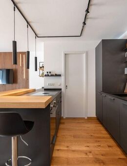 Neuwertige 3-Zimmer-Wohnung mit sonnigem Balkon in idyllischer, grüner Lage - München