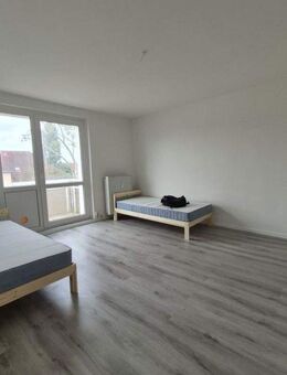 Klimaanlage, Einbauküche, Balkon - 2 Zimmer-Wohnung - Bad Dürrenberg