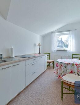 möblierte 1-Zimmer-Wohnung mit Einbauküche, Garage und Garten in Thum - Thum