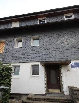 Umfangreich saniertes MFH mit Ausbaureserve XXL-Garage+4 PKW-Stellplätze Waldbröl Miete 30.600 EUR +NK - Waldbröl