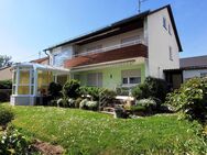 Großzügiges "Mehr-Generationen-Haus" in ruhiger Lage! Mit Wintergarten und zwei Garagen! - Waiblingen