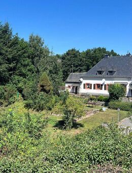 Charmantes Denkmal-Ensemble: Reihenendhaus mit großem Garten & Bachzugang - Jünkerath