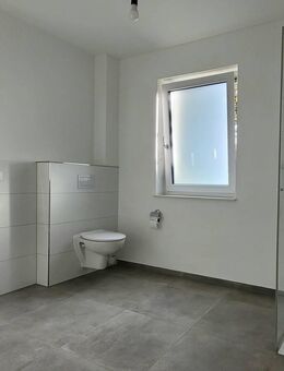 Exklusives Wohnen in Blomberg: Neubau-2-Zimmer-Wohnung in Top-Lage - Blomberg (Nordrhein-Westfalen)