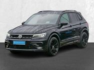 VW Tiguan, 2.0 TDI Highline R-Line, Jahr 2019 - Lehrte