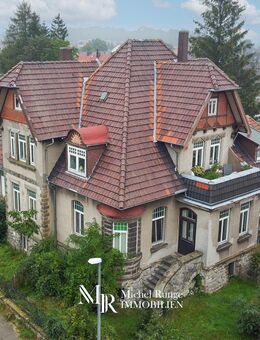 Schöne Villa mit drei Wohnungen, separatem Bungalow und Nebengebäude - Ronnenberg