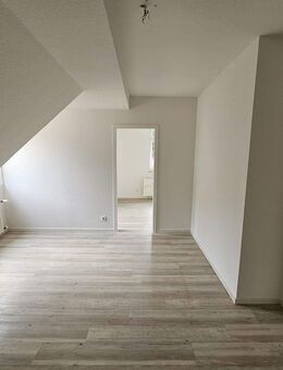 Sehr schöne renovierte Wohnung in Duisburg zu vermieten - Duisburg