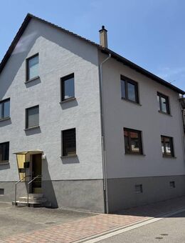 Gepflegtes Vorderhaus mit traumhafter Scheune, gr. Hof, Keller, Garage + zusätzl. Gartengrundstück - Dettenheim