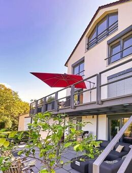 Traumhafte Villa mit phantastischem Blick übers Neckartal - Esslingen (Neckar)
