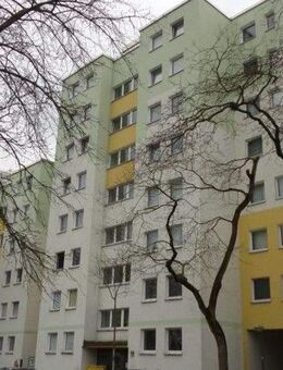 Bezugsfertige 2-Zimmer-Wohnung mit eigener Terrasse - Köln