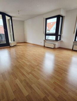Tolle 2 Zimmer Wohnung mit Balkon in Nürnberg / Glockenhof - Nürnberg