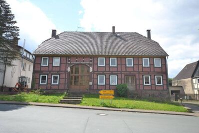 PREISREDUZIERUNG!!! Teilweise sanierungs-/renovierungsbedürftiger Resthof mit Anbau und Garagen!