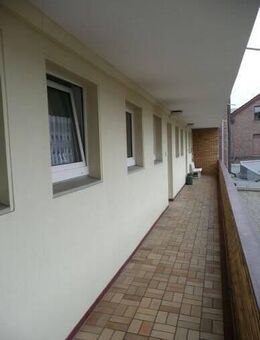 Bezugsfertige 2,5-Raum Wohnung mit Balkon, frisch gestrichen, mit Treppenhausreinigung - Oberhausen