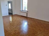 FRISCH sanierte, ebenerdige und freundliche 3-Zimmer Wohnung großem Garten in Recklinghausen Süd - Recklinghausen
