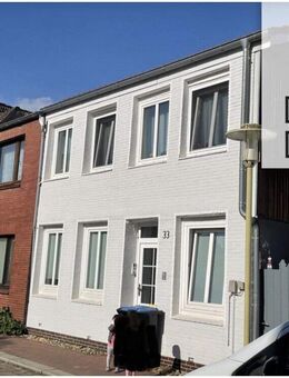 Glückstadt: Sehr gepflegtes, vermietetes Zweifamilienhaus in historischer Innenstadt - Glückstadt