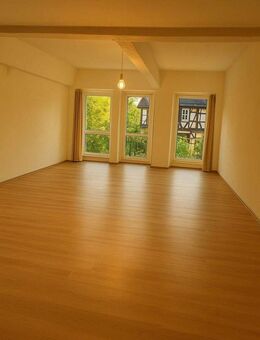 Großzügige und lichtdurchflutete 1-Zimmer-Wohnung mit Küche, Aufzug, Fußbodenheizung in Friedberg - Friedberg (Hessen)