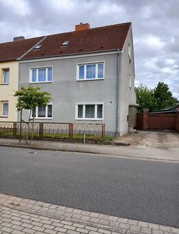 Mehrfamilienhaus mit großem Garten - Grimmen