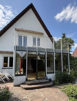 Einfamilienhaus mit Potenzial, wunderschönem Grundstück und einer Wohlfühl-Atmosphäre in München! - München