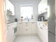 Exklusive Erdgeschosswohnung mit Kamin, Einbauküche und privatem Garten nähe dem Heinrich-Laehr-Park - Berlin