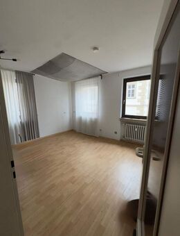 4-Zi.-Stadtwohnung mit neuwertigem Badezimmer im Herzen von Volkach - Volkach